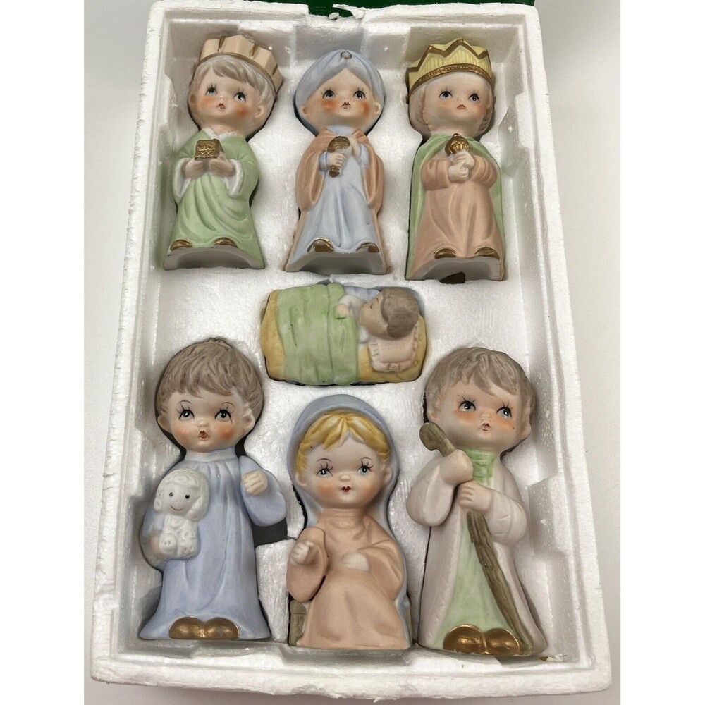 Childrens' Christmas Nativity Set of 7 Pc Figurines VTG HOMCO (?) Up to 5" Tall